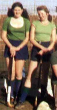 Emerald green and royal blue uniform as modelled by Sherreen Angleton and Vicky Vanstan (9688 Bytes)